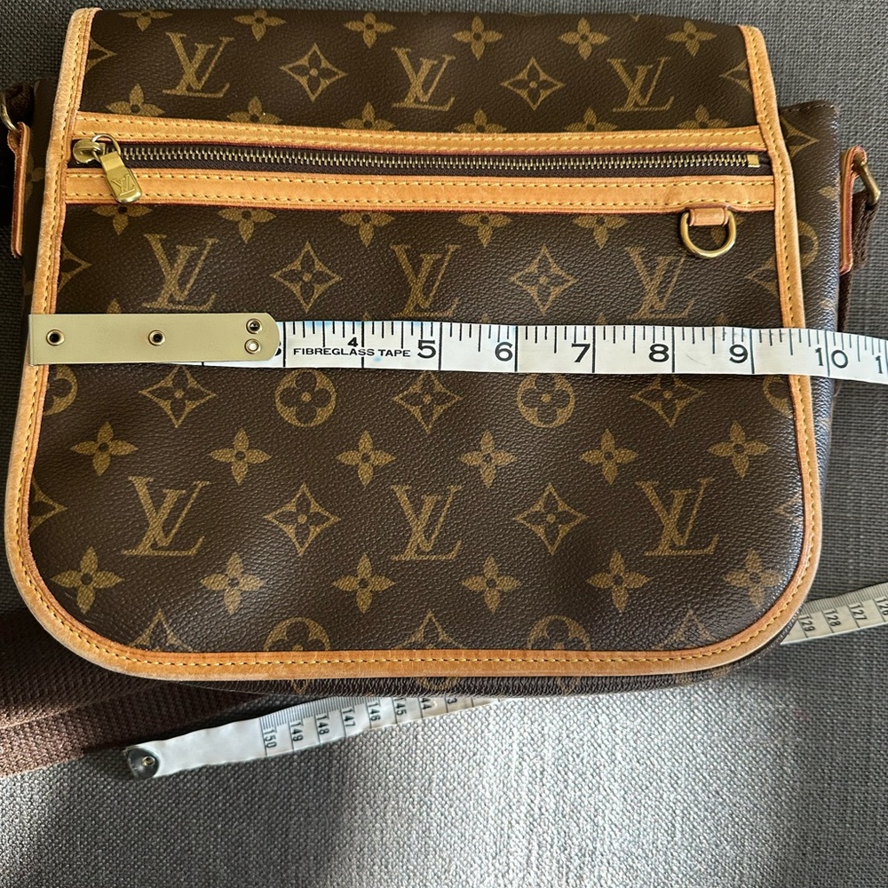 Louis Vuitton Bosphore authentic Messenger bag- Firm Price - Picture 15 of 16